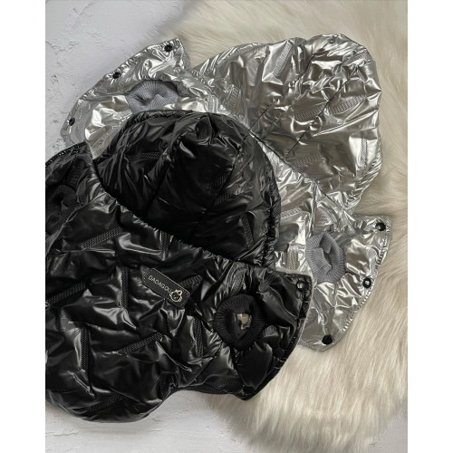 Теплая и водонепроницаемая лаковая жилетка для собак небольших пород